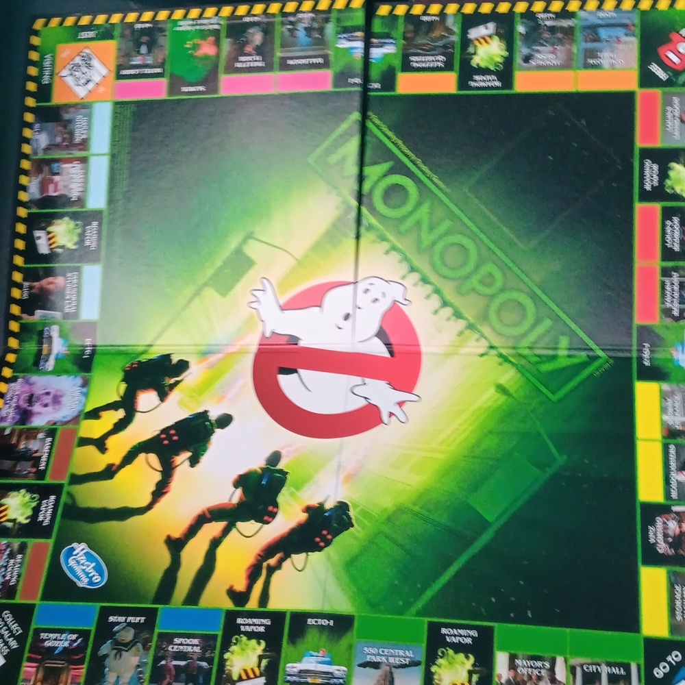 Hasbro Monopoly Ghostbusters Edition Board Game - Picture 4 of 5